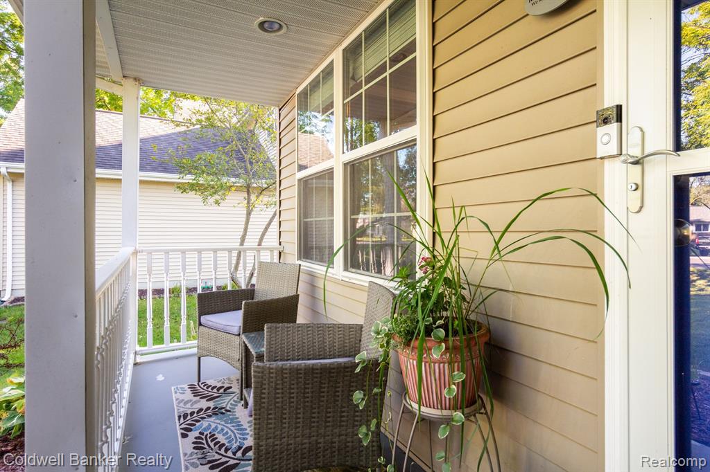 2738 Emmons Avenue Rochester Hills, MI 48307 - Photo 4 of 44