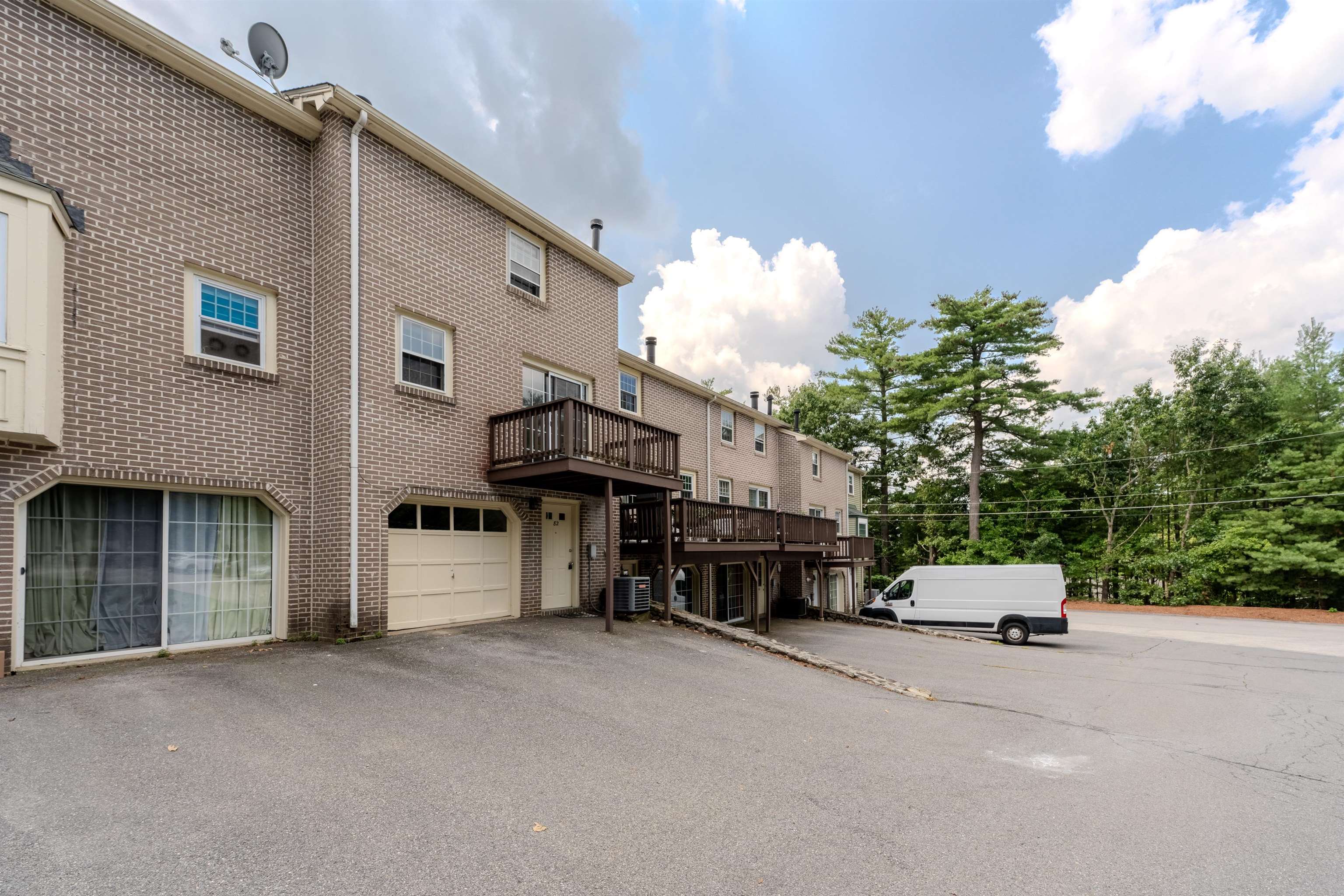 82 Cannongate III Road Nashua, NH 03063 - Photo 2 of 30 Gallery Image 2