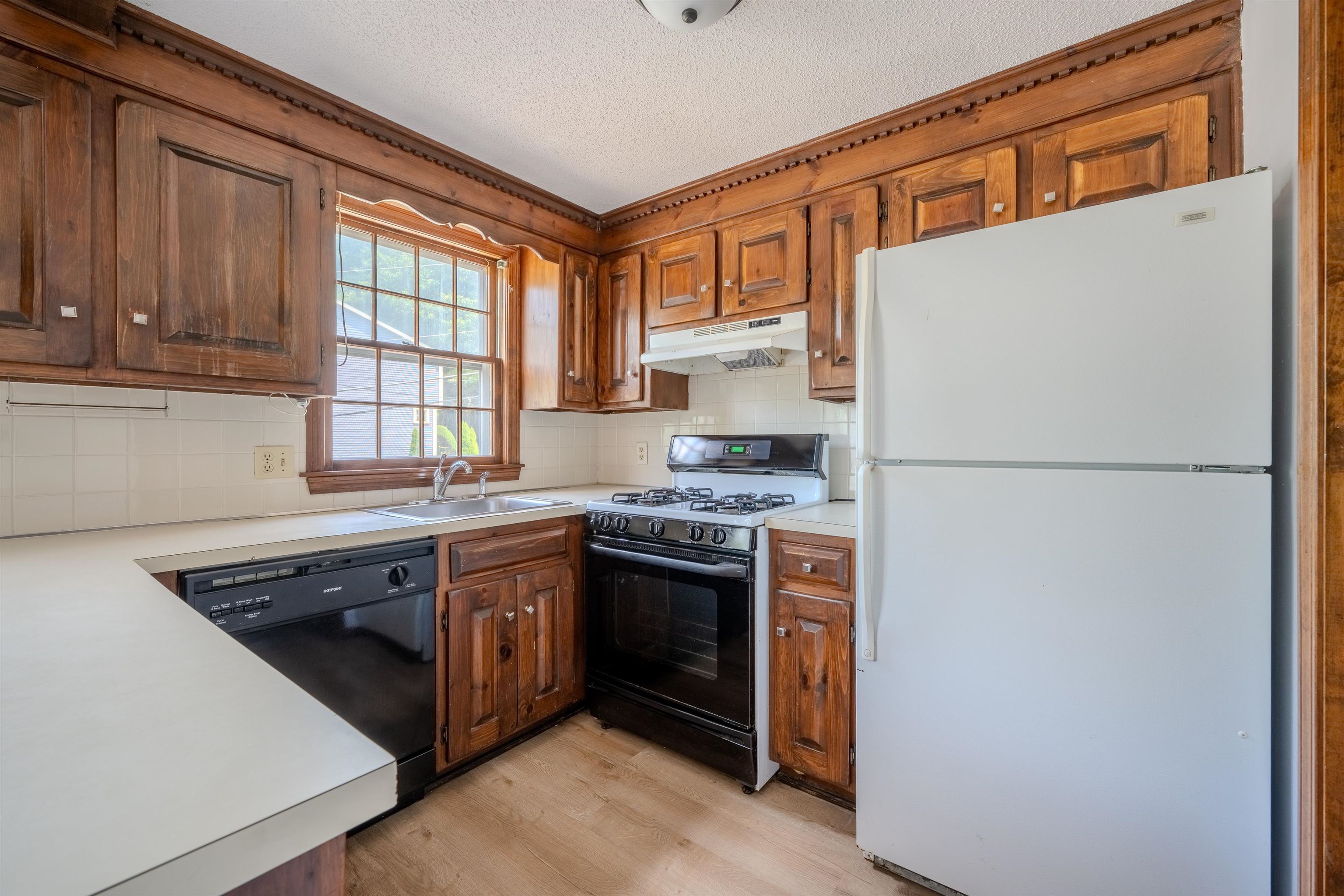 82 Cannongate III Road Nashua, NH 03063 - Photo 3 of 30 Gallery Image 3