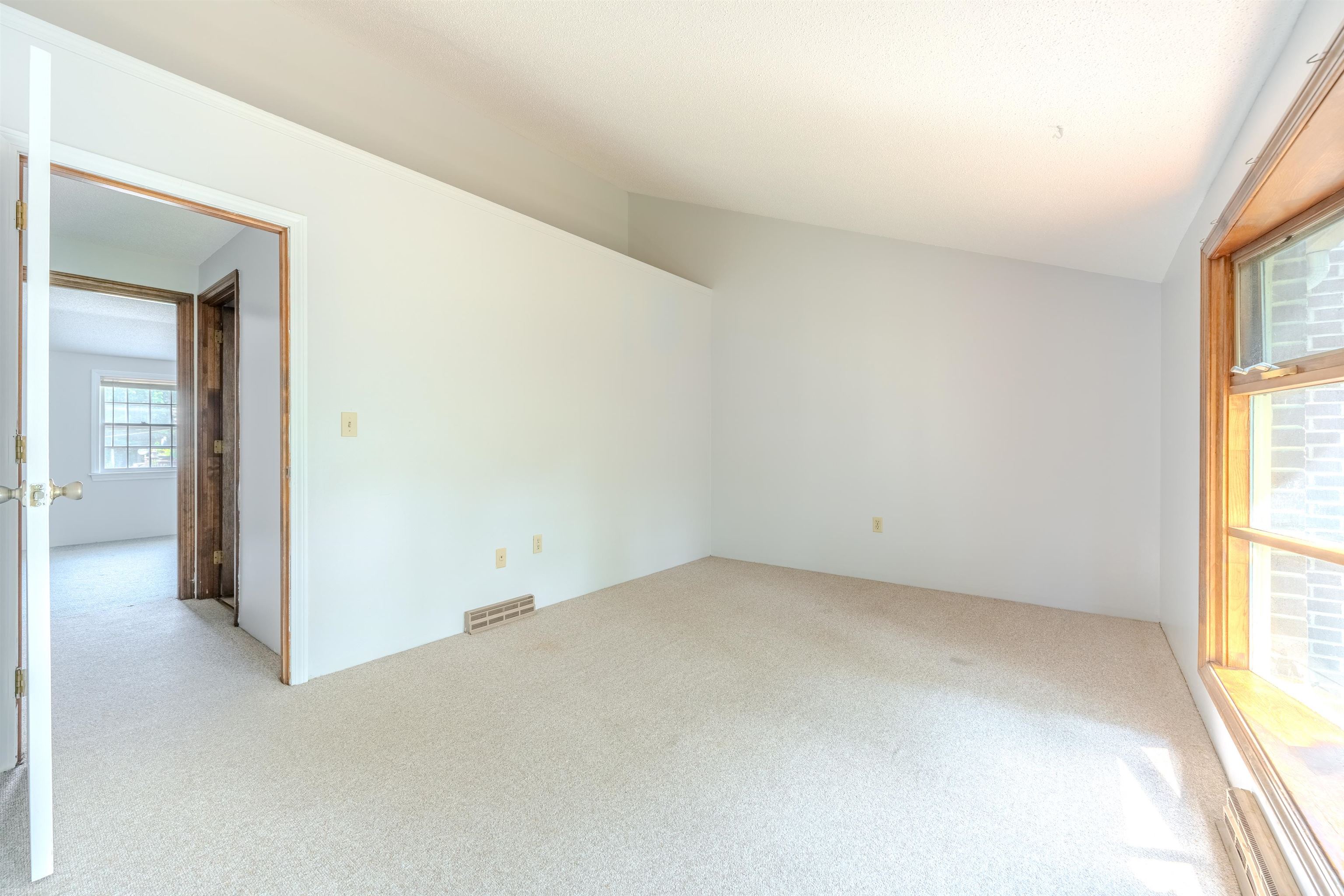 82 Cannongate III Road Nashua, NH 03063 - Photo 8 of 30 Gallery Image 8