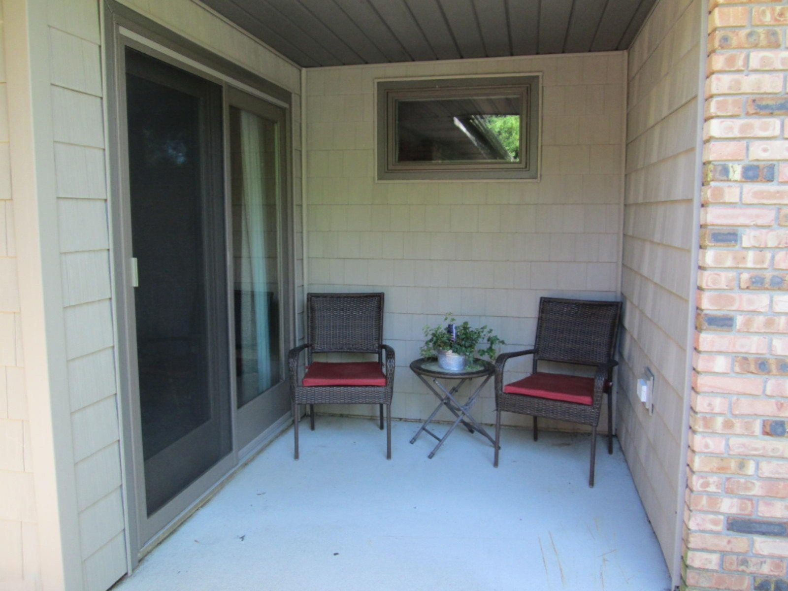 1555 Nichols Road Benton Harbor, MI 49022 - Photo 4 of 33 IMG_3712