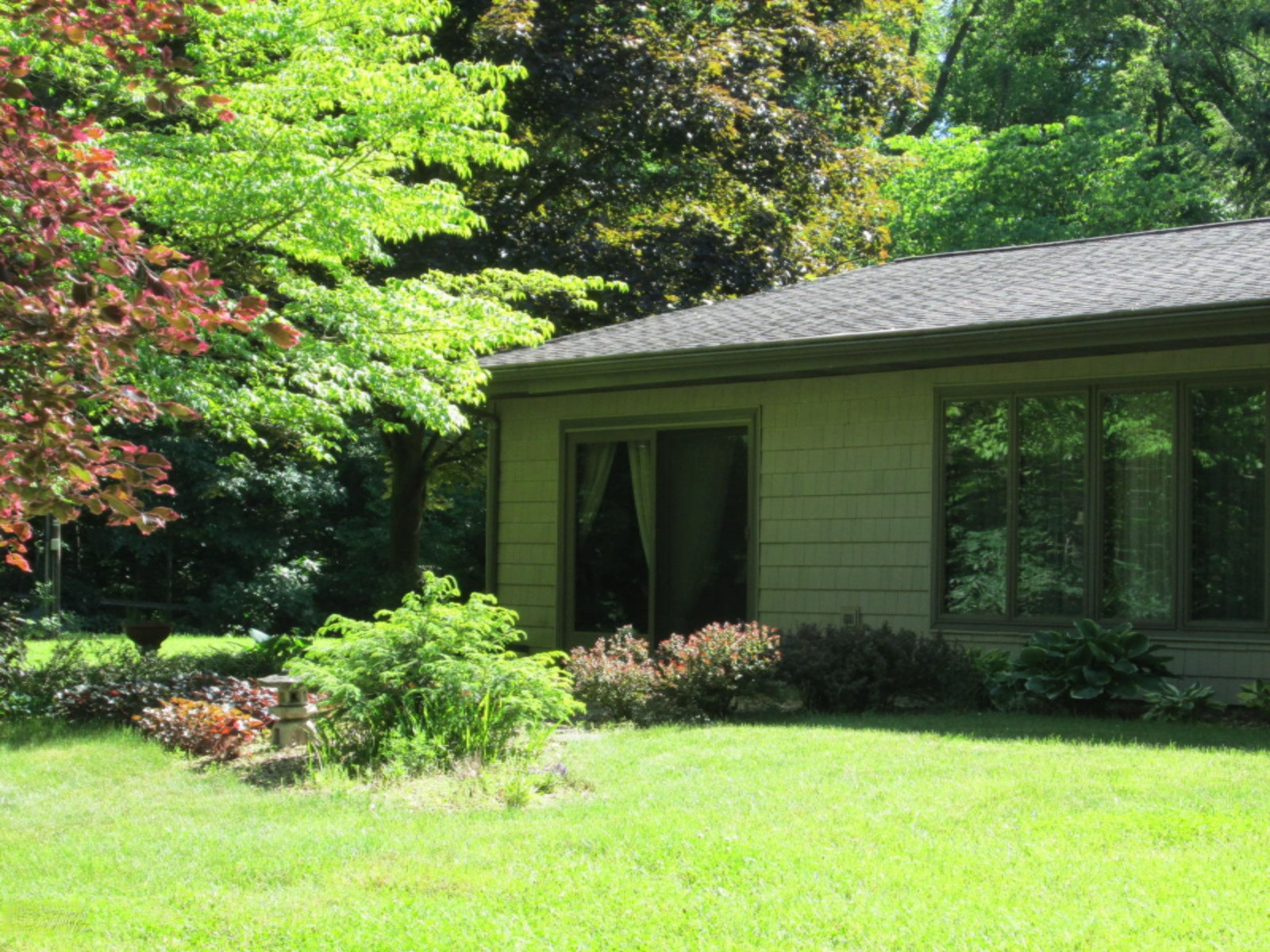 1555 Nichols Road Benton Harbor, MI 49022 - Photo 5 of 33 IMG_3717