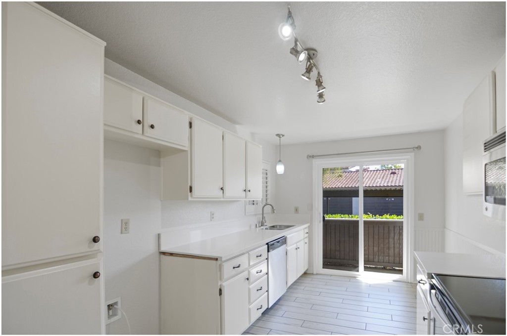 44 Corniche Drive, Unit B Dana Point, CA 92629 - Photo 10 of 40