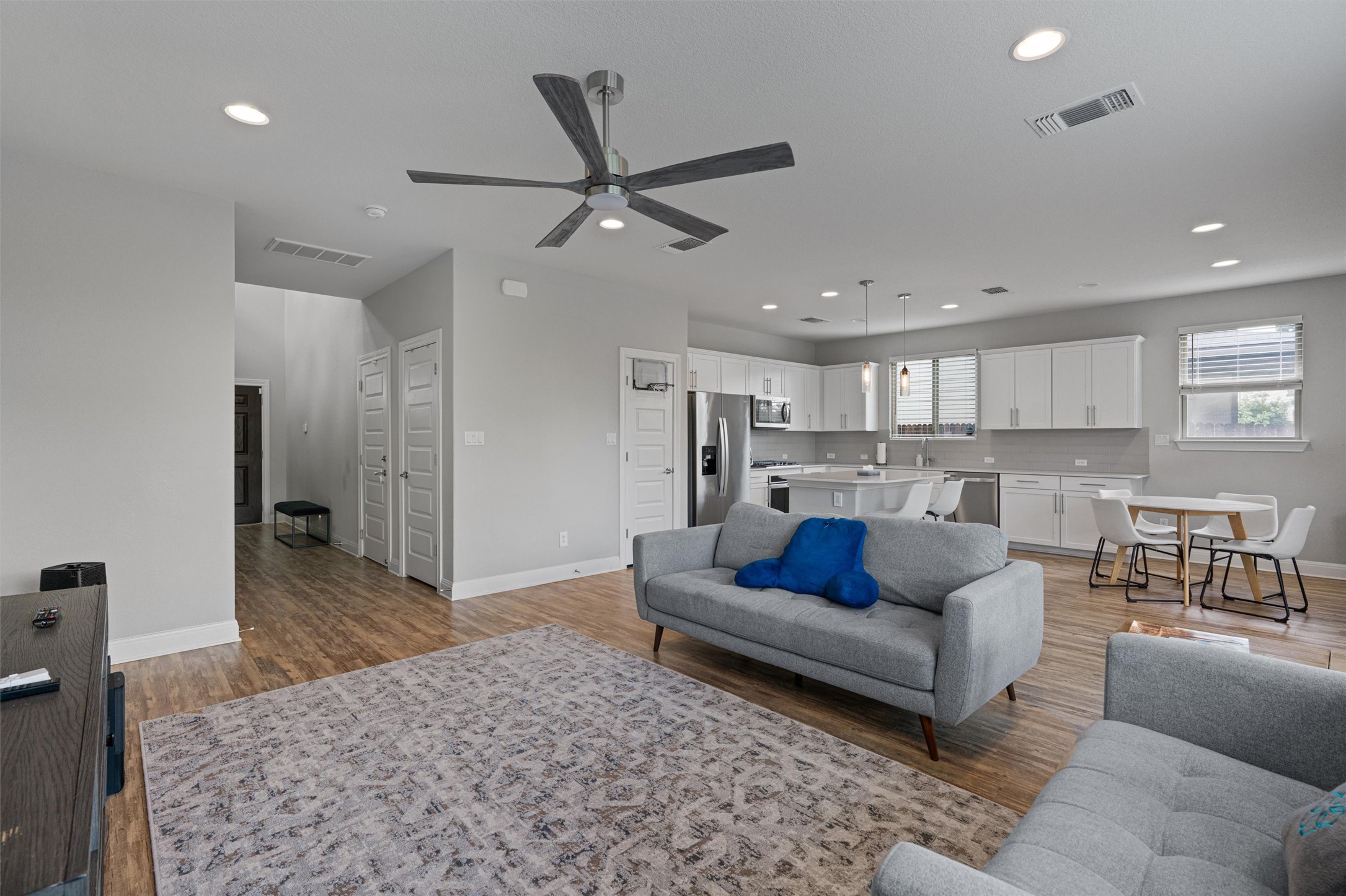16008 Cessida Street Austin, TX 78728 - Photo 6 of 29