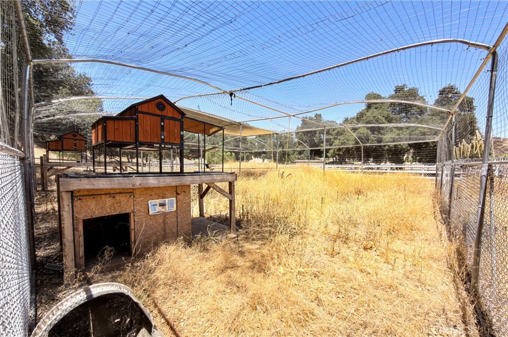 16515 Valley Ranch Road Canyon Country, CA 91387 - Photo 64 of 75 Aviary