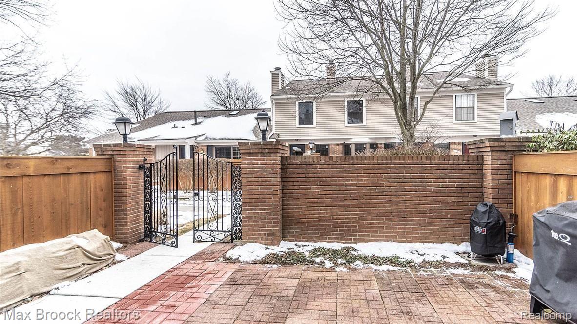 40014 Crosswinds Road Novi, MI 48375 - Photo 33 of 39 003_31.jpg
