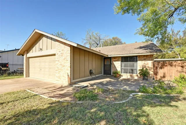 $2,100 | 5902 Wagon Bend, Austin, TX 78744