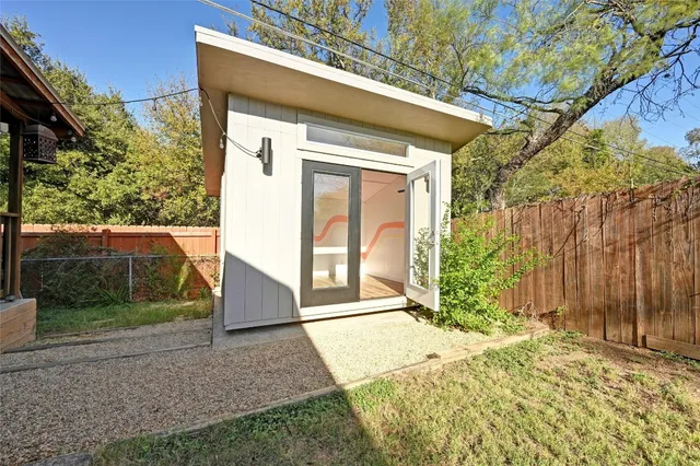 $2,100 | 5902 Wagon Bend, Austin, TX 78744
