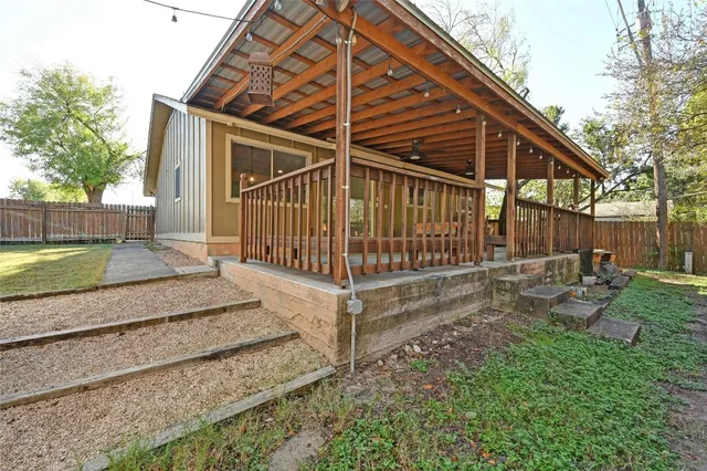 $2,100 | 5902 Wagon Bend, Austin, TX 78744