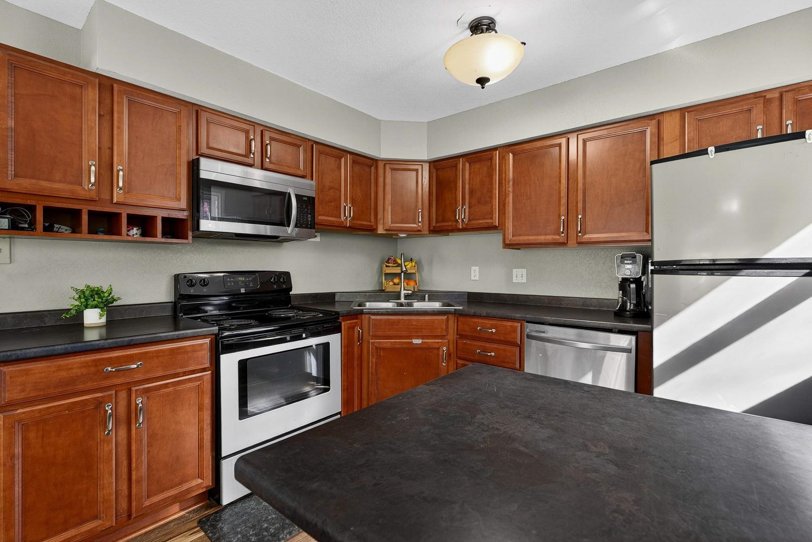 3501 Valley Ridge Road Middleton, WI 53562 - Photo 8 of 36