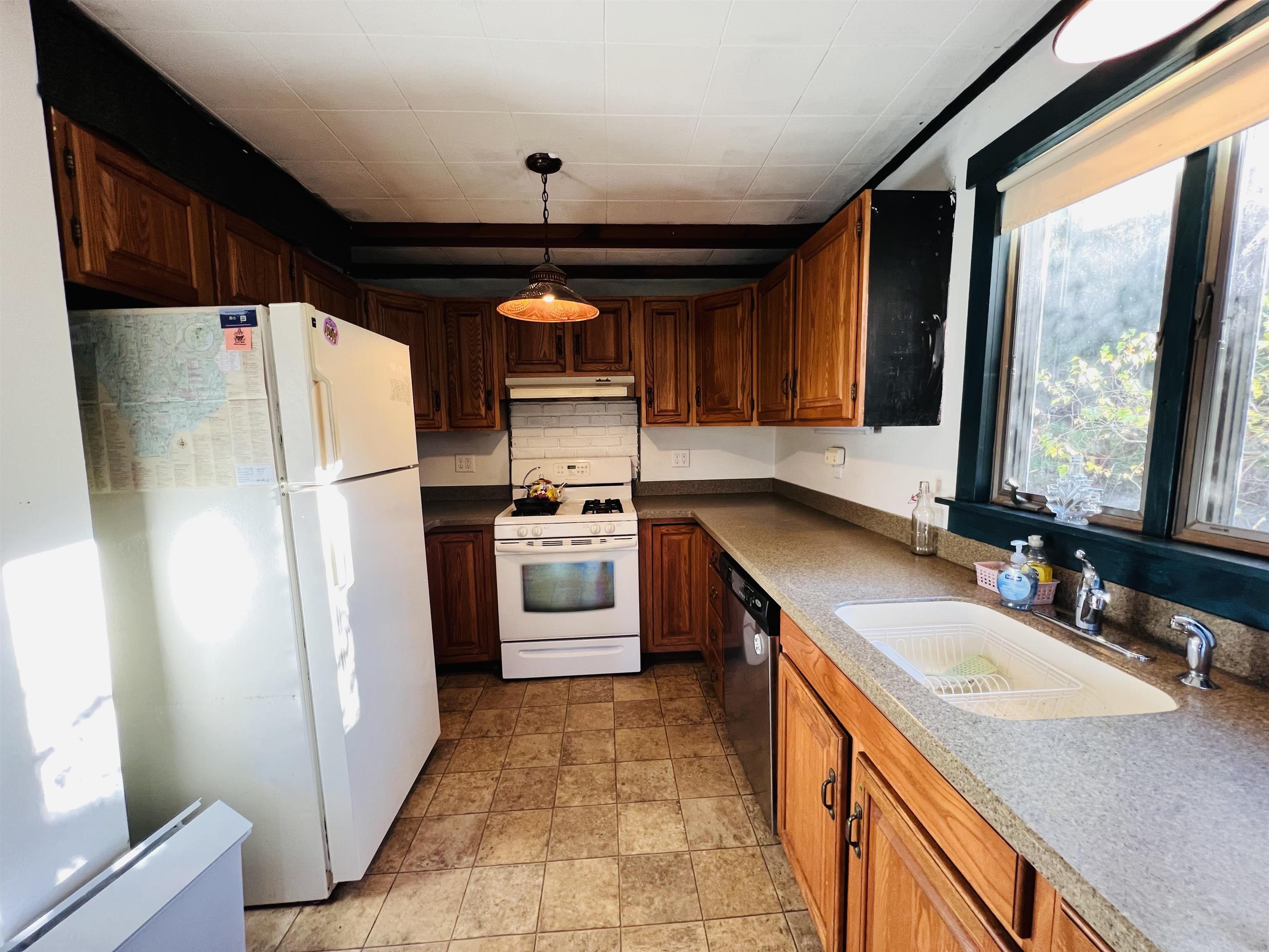 87 Cochran Road Groton, VT 05046 - Photo 3 of 40