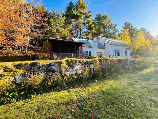 $299,900 | 87 Cochran Road, Groton, VT 05046