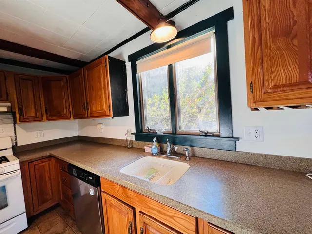 $299,900 | 87 Cochran Road, Groton, VT 05046