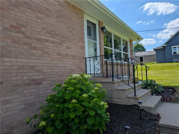 $250,000 | 4122 Rte 130 Stahlstown Pa, Stahlstown, PA 15687