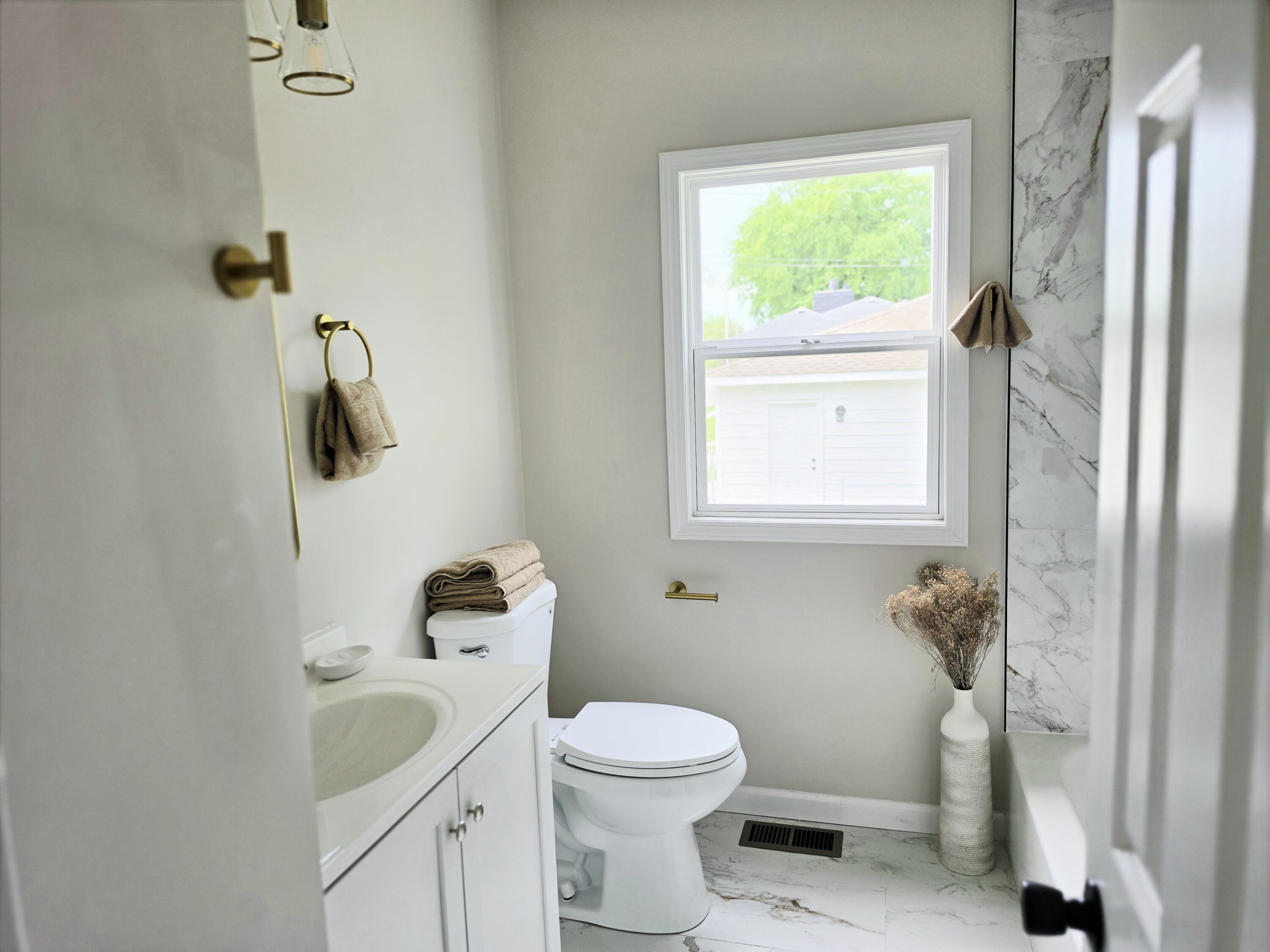 4488 Madison Street Gary, IN 46408 - Photo 10 of 22 3000x2250