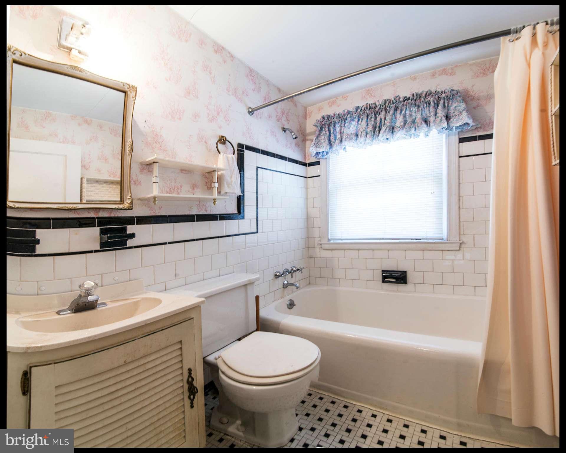 1138 Elm Road Baltimore, MD 21227 - Photo 12 of 16 Bath