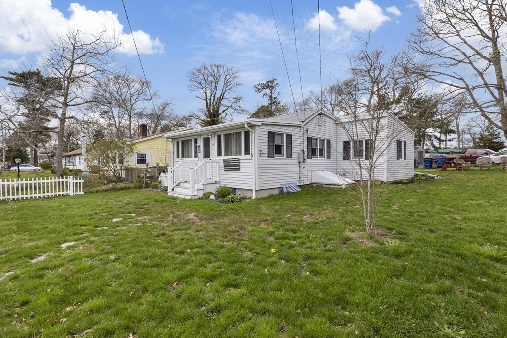 128 Glen Charlie Road Wareham, MA 02538 - Photo 3 of 37 Gallery Image 3