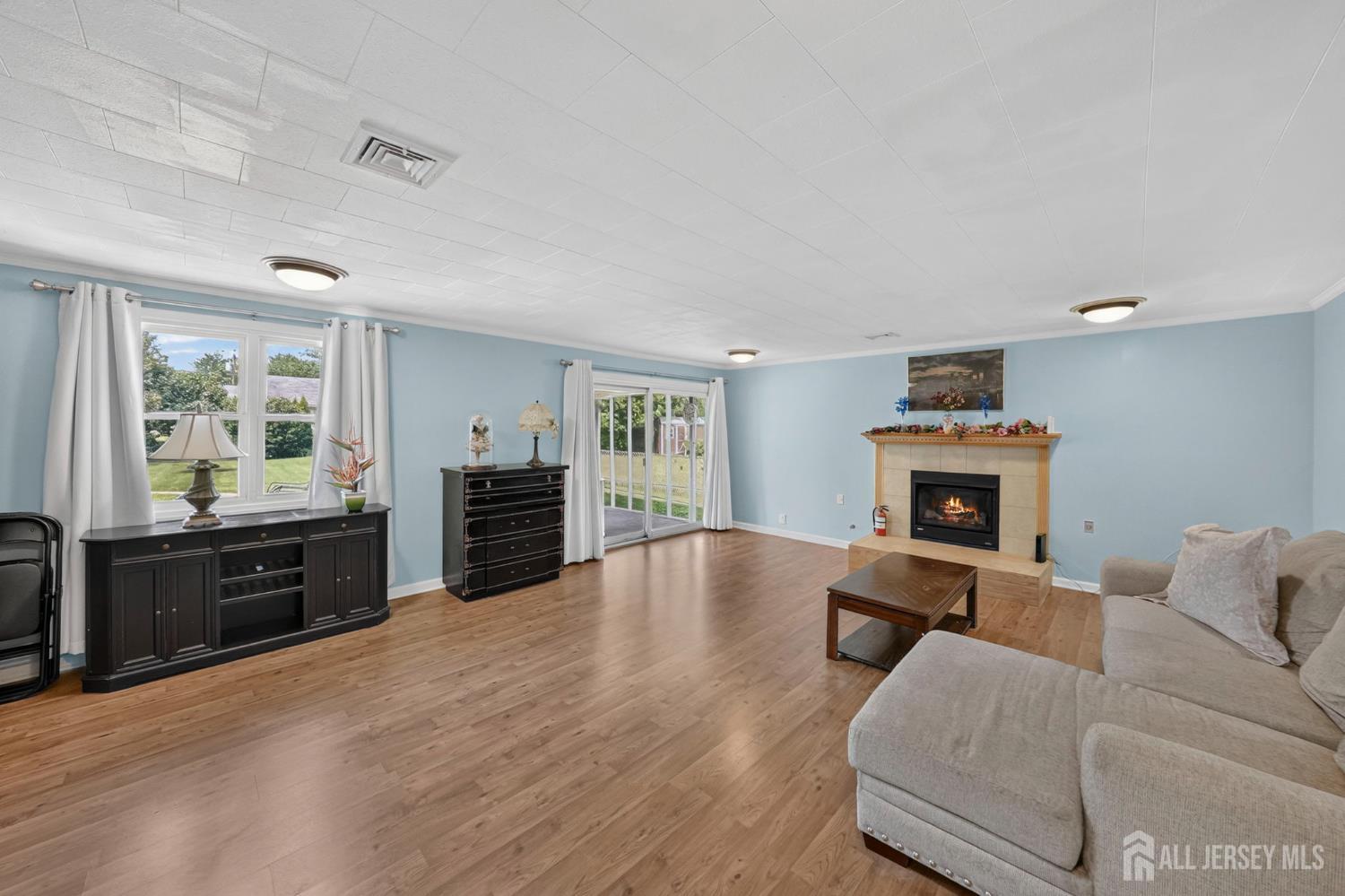 41 Weldon Road Edison, NJ 08817 - Photo 3 of 51