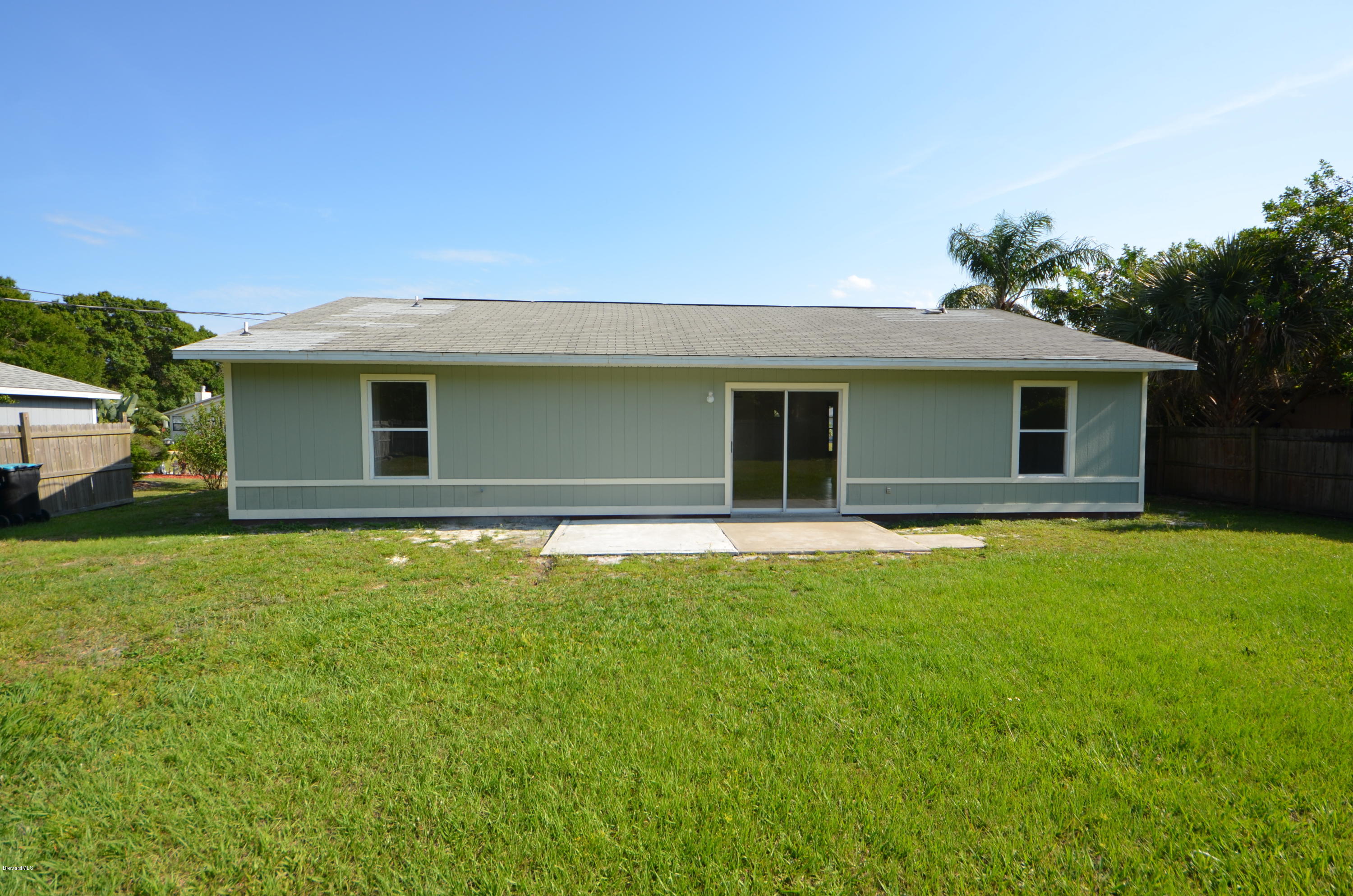 797 Furth Road Northwest Palm Bay, FL 32907 - Photo 3 of 19 DSC_1369