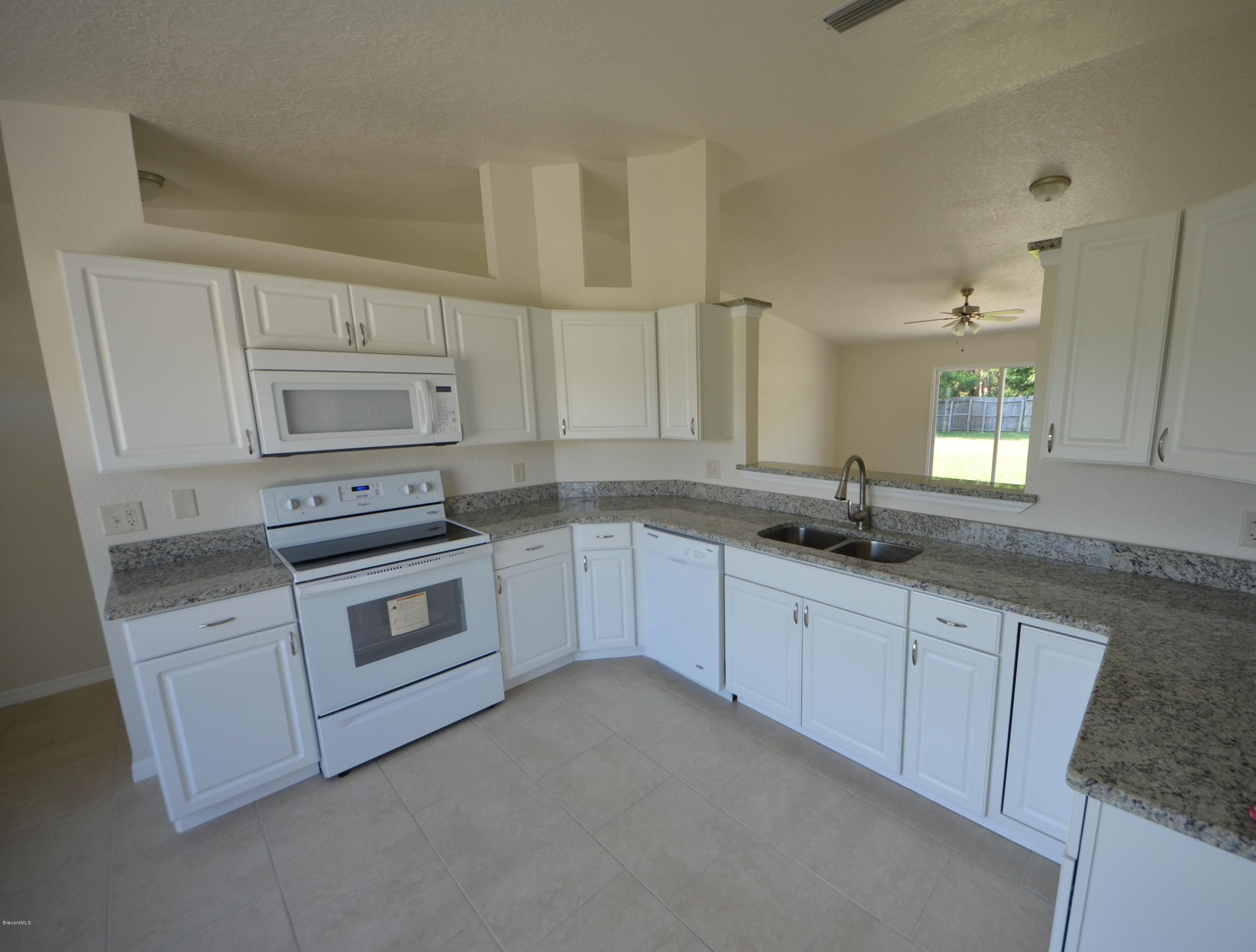 797 Furth Road Northwest Palm Bay, FL 32907 - Photo 8 of 19 DSC_1374 (2)