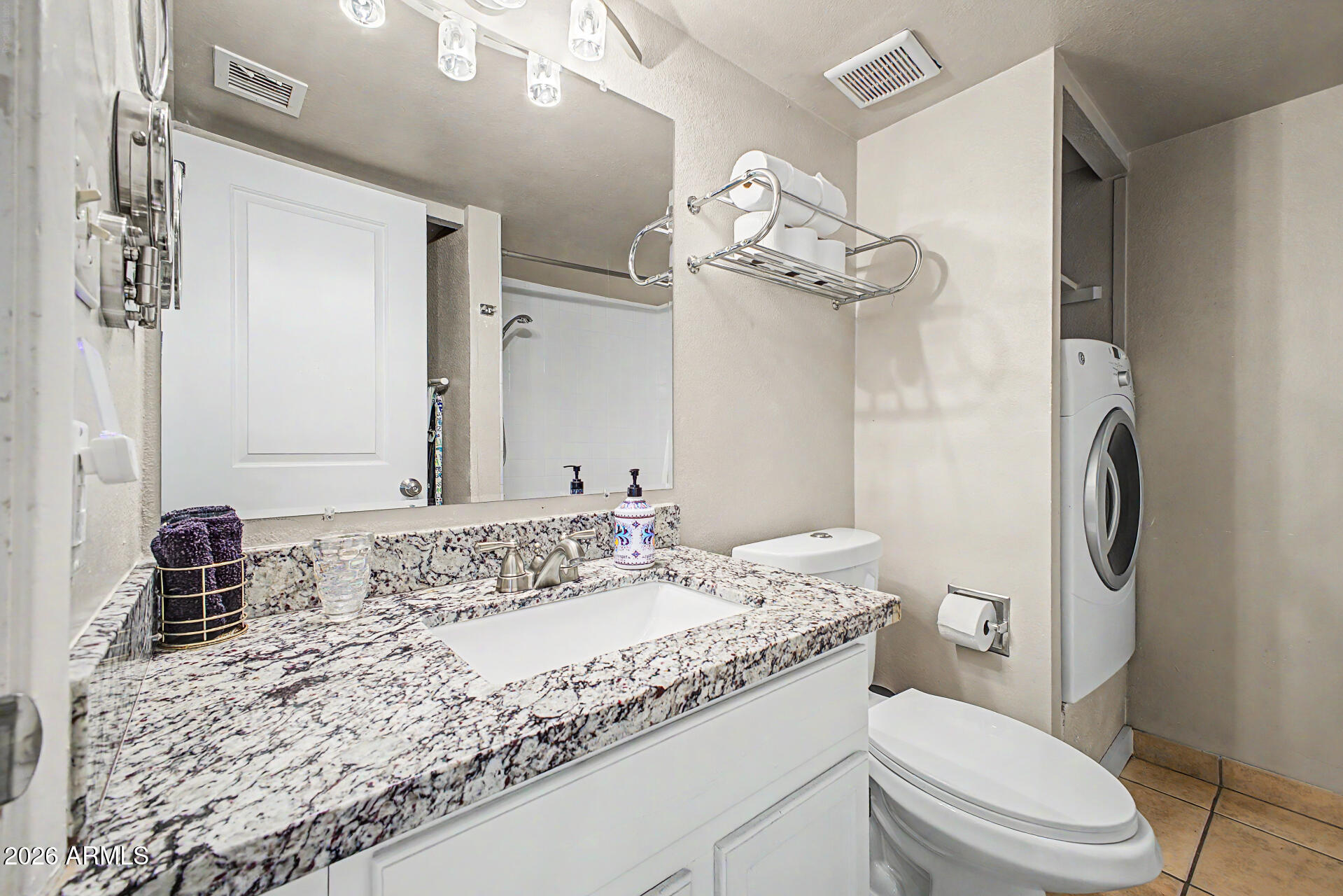 4201 East Almeria Road, Unit 1 Phoenix, AZ 85008 - Photo 39 of 50 Unit 1 - 2nd Bathroom