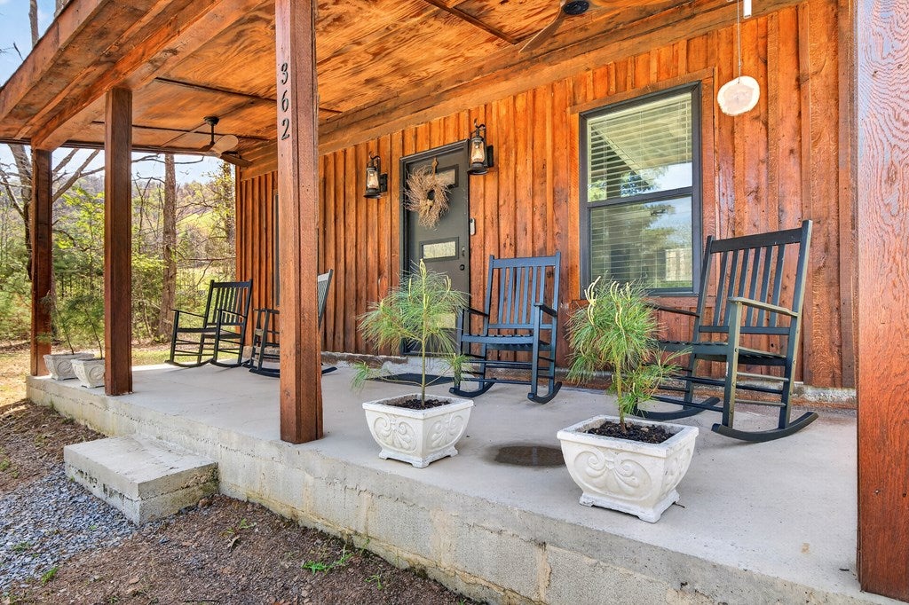 362 Spring Hollow Road Marion, VA 24354 - Photo 2 of 35 Gallery Image 2