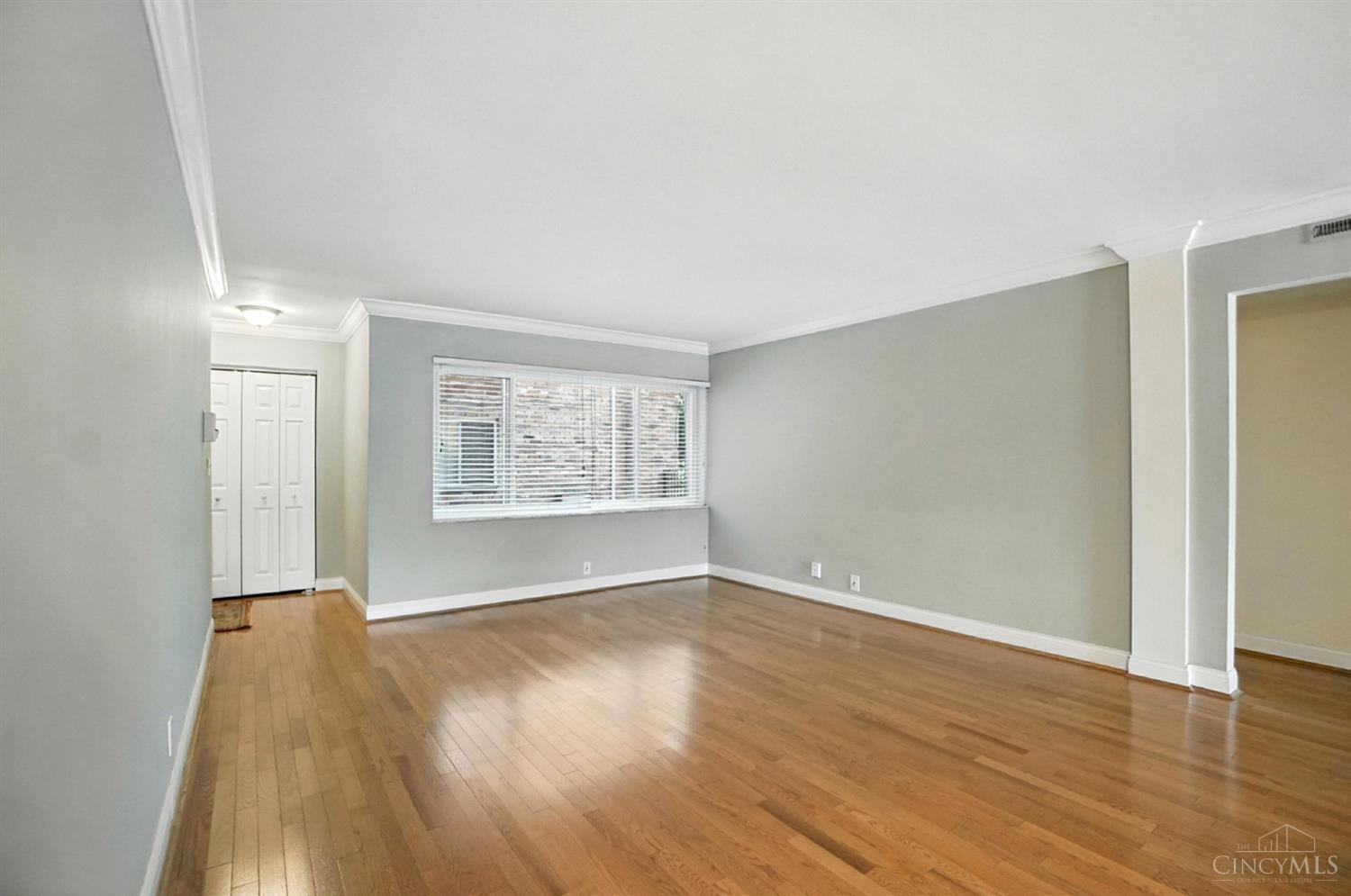2270 Madison Road, Unit 1B Cincinnati, OH 45208 - Photo 10 of 53
