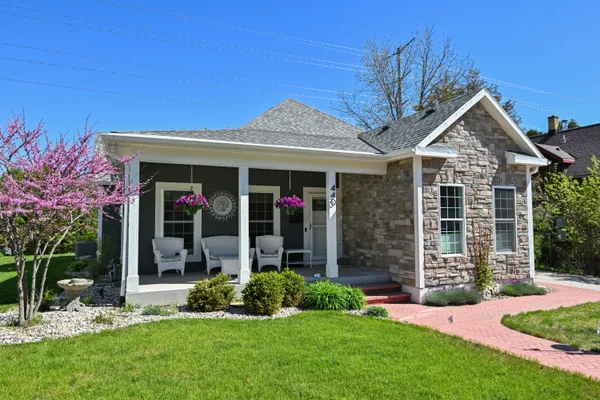 $575,000 | 440 West Chestnut Street, Port Washington, WI 53074