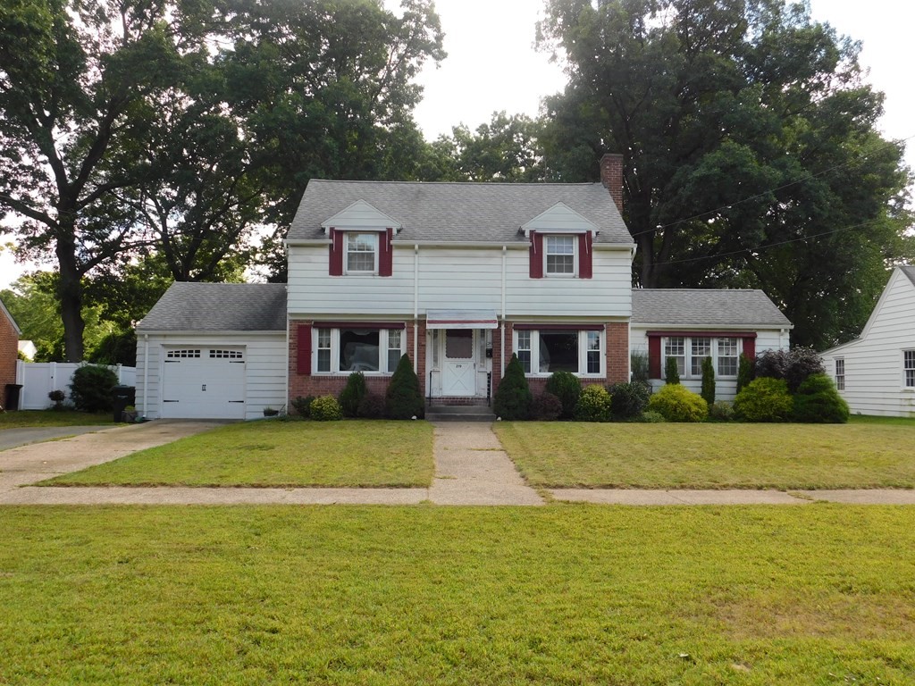 219 Bowles Park Springfield, MA 01104 - Photo 1 of 38 Gallery Image 1