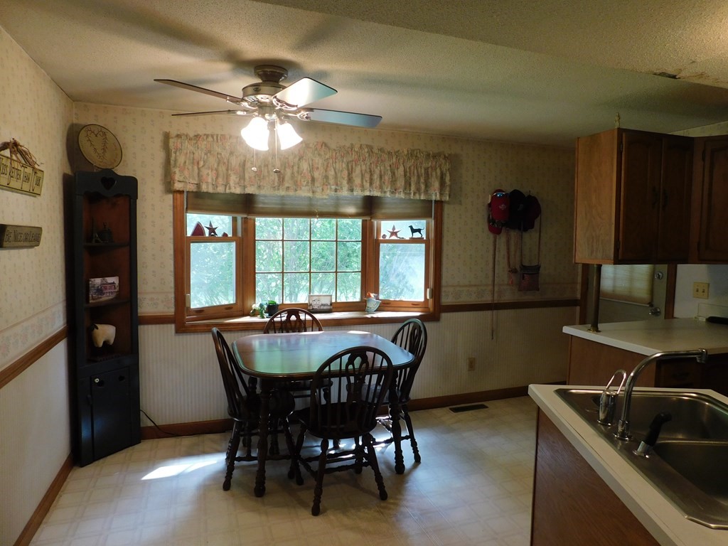 219 Bowles Park Springfield, MA 01104 - Photo 11 of 38 Gallery Image 11
