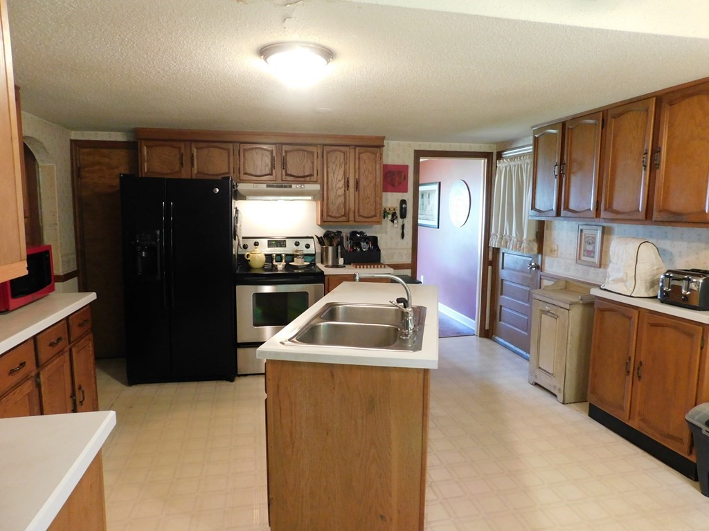 219 Bowles Park Springfield, MA 01104 - Photo 12 of 38 Gallery Image 12