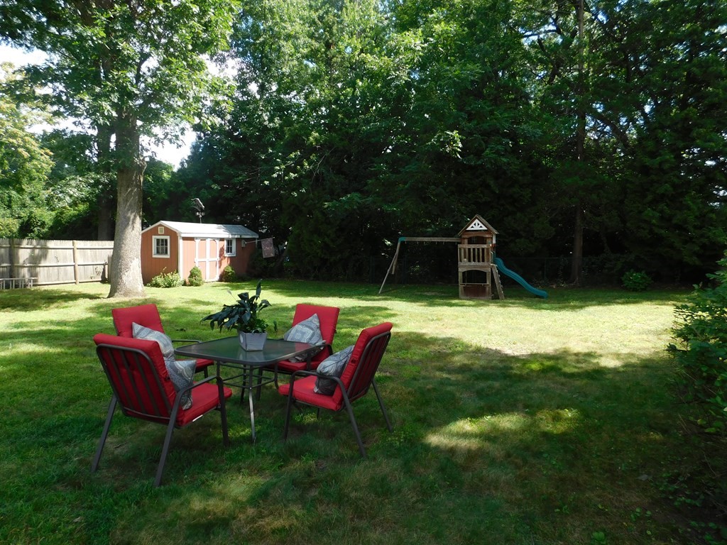 219 Bowles Park Springfield, MA 01104 - Photo 36 of 38 Gallery Image 36