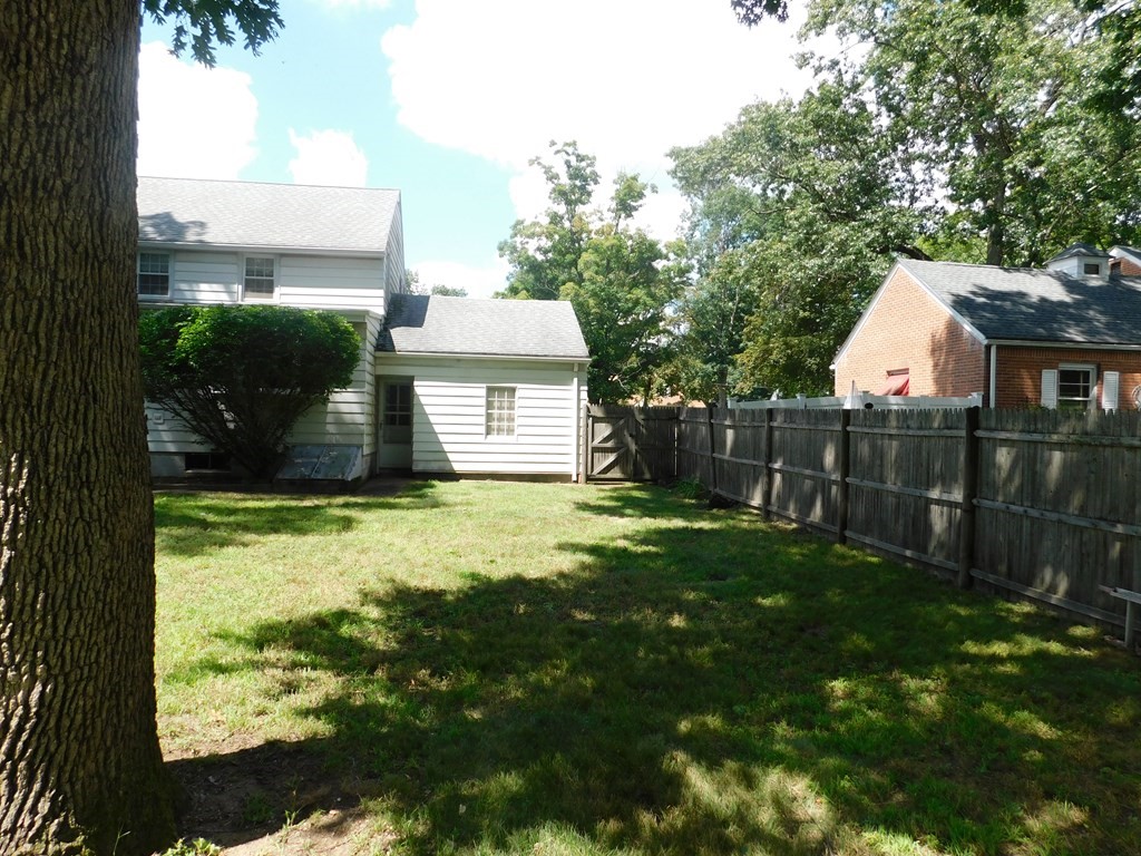 219 Bowles Park Springfield, MA 01104 - Photo 37 of 38 Gallery Image 37