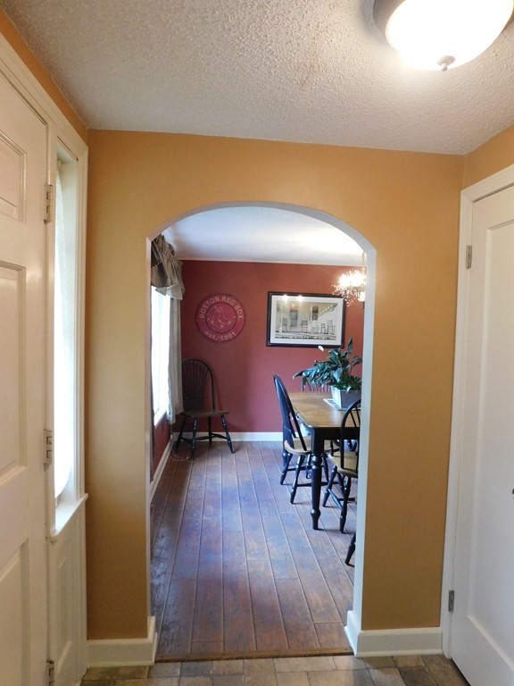 219 Bowles Park Springfield, MA 01104 - Photo 5 of 38 Gallery Image 5