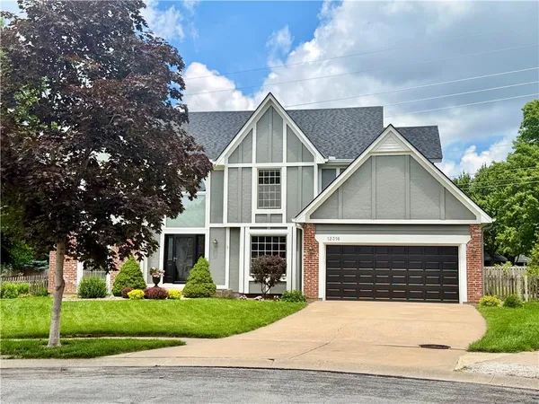 $550,000 | 12316 Wedd Street, Overland Park, KS 66213
