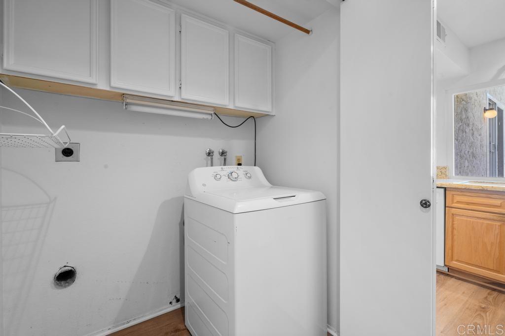1446 Finch Street El Cajon, CA 92020 - Photo 15 of 35 a utility room with dryer and washer