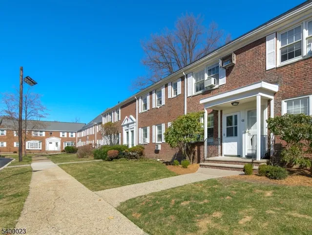 $259,000 | 40 Meadowbrook Place, Unit B, Maplewood, NJ 07040