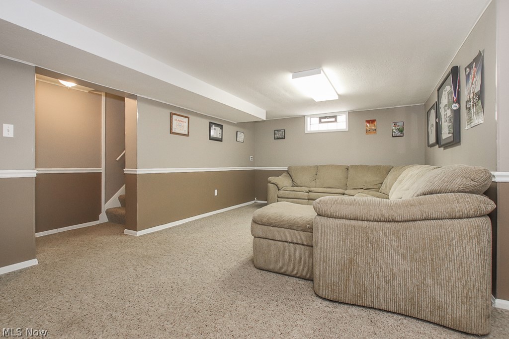5692 Cherokee Road Cleveland, OH 44124 - Photo 24 of 32
