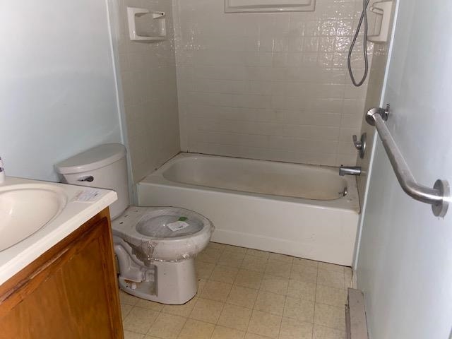 121 Mountain View Terrace Road Hot Springs, VA 24445 - Photo 4 of 11 Bath 1