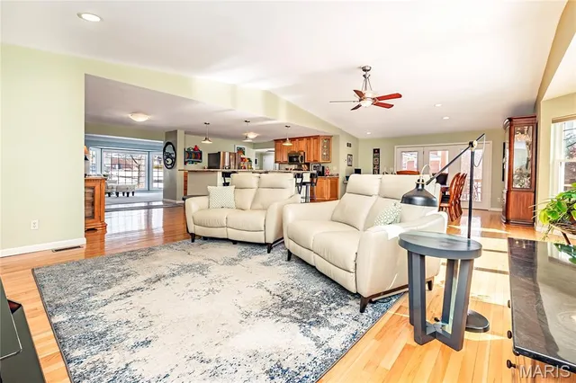 $569,000 | 10748 Leebur Drive, St. Louis, MO 63128