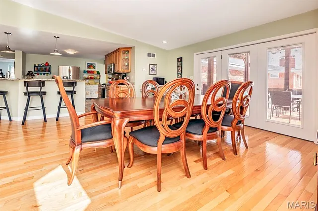 $569,000 | 10748 Leebur Drive, St. Louis, MO 63128