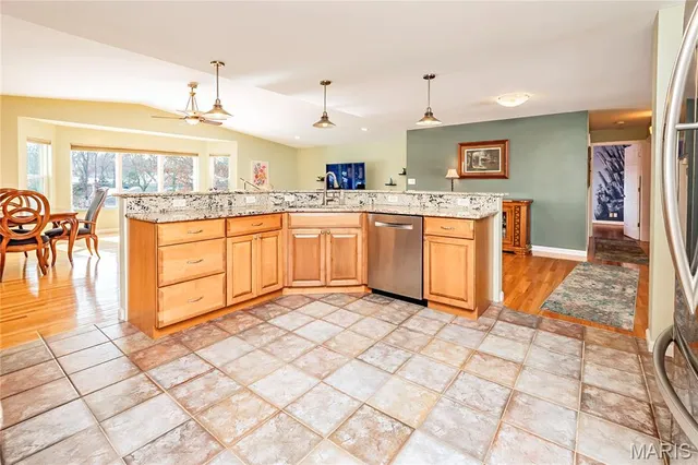 $569,000 | 10748 Leebur Drive, St. Louis, MO 63128