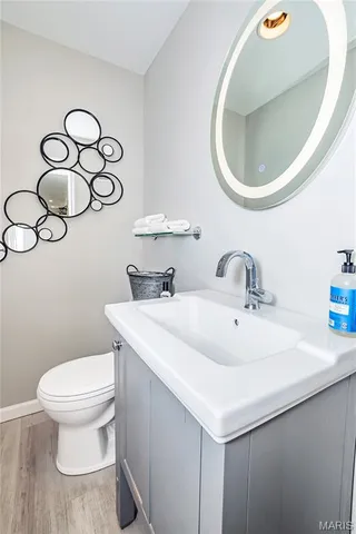 $569,000 | 10748 Leebur Drive, St. Louis, MO 63128