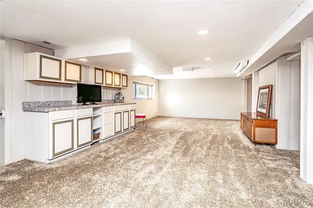 $569,000 | 10748 Leebur Drive, St. Louis, MO 63128