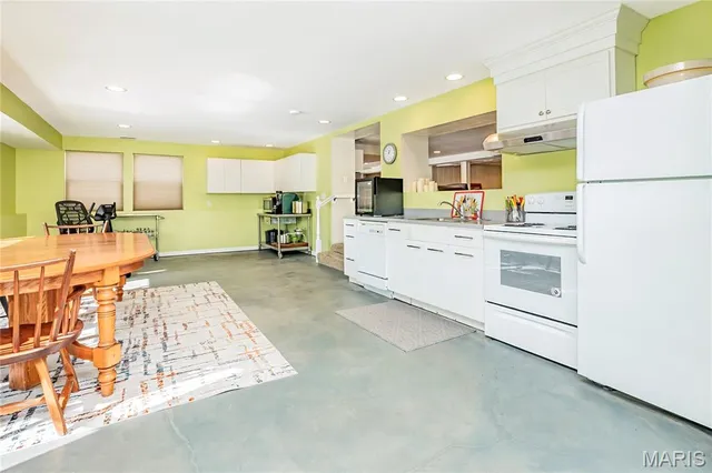 $569,000 | 10748 Leebur Drive, St. Louis, MO 63128