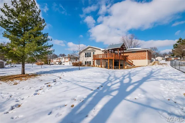 $569,000 | 10748 Leebur Drive, St. Louis, MO 63128