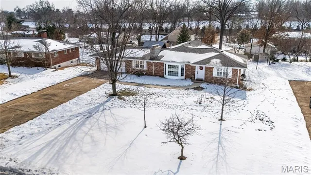 $569,000 | 10748 Leebur Drive, St. Louis, MO 63128