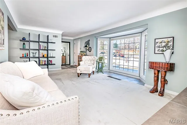 $569,000 | 10748 Leebur Drive, St. Louis, MO 63128