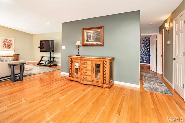 $569,000 | 10748 Leebur Drive, St. Louis, MO 63128