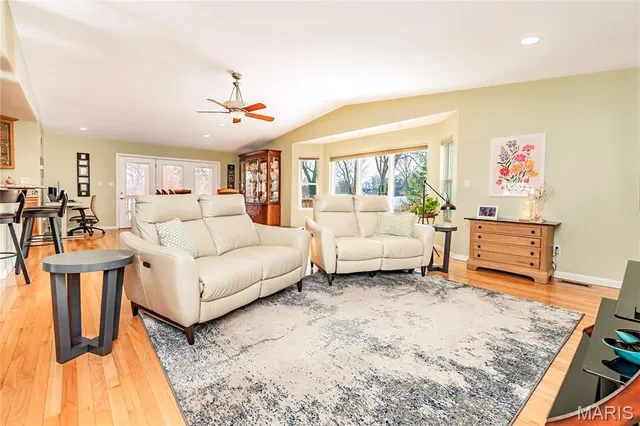 $569,000 | 10748 Leebur Drive, St. Louis, MO 63128